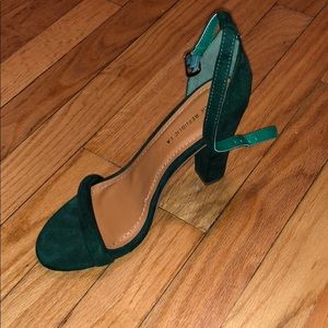 Green/dark green Strappy heels